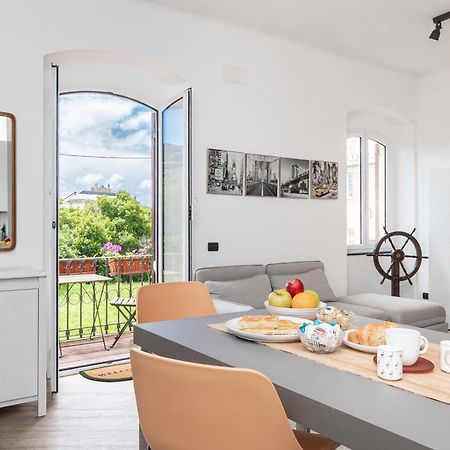 Spacious 3-Bedroom Apartment - 10 Min To City Center & 5 Min To Gaslini Hospital Генуа Екстериор снимка