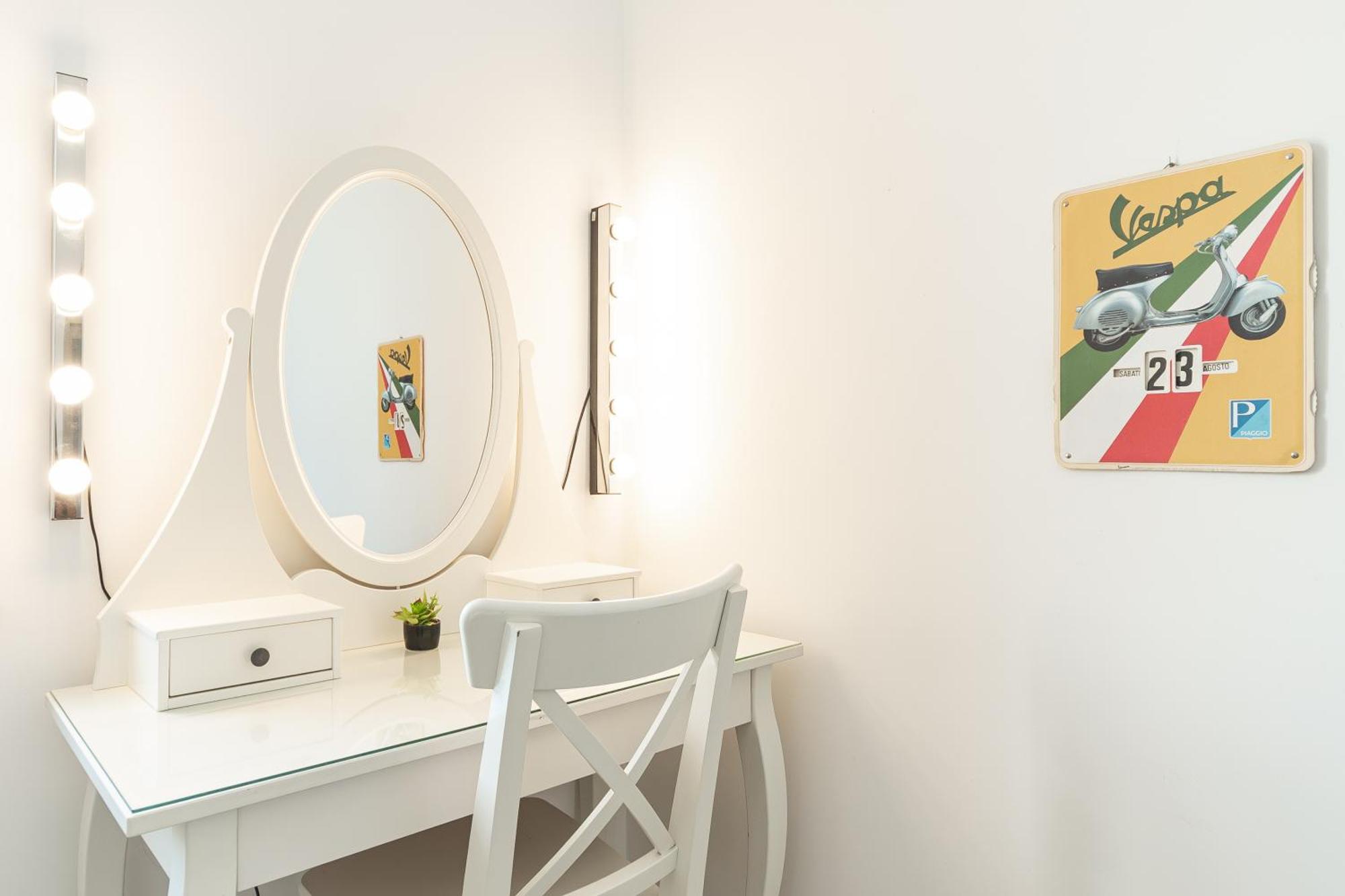 Spacious 3-Bedroom Apartment - 10 Min To City Center & 5 Min To Gaslini Hospital Генуа Екстериор снимка